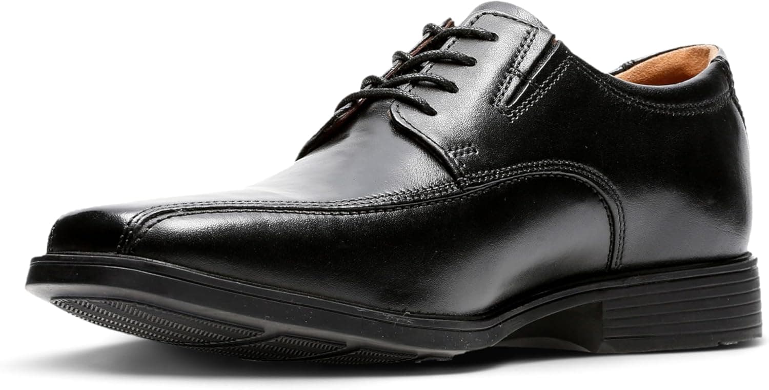 Clarks Tilden Walk, Sapatos Masculinos  Couro Preto 107