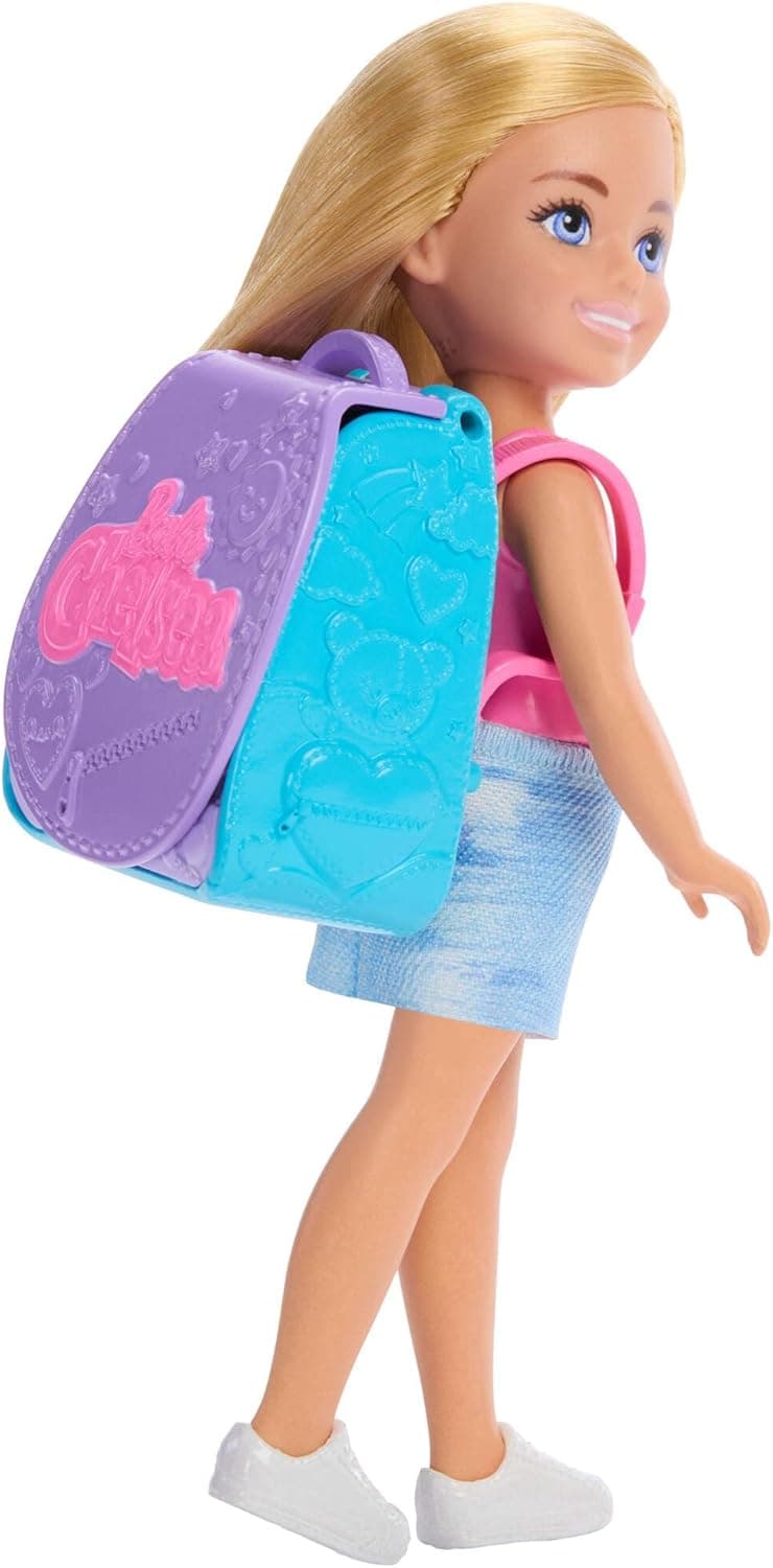 Boneca Chelsea loira com mochila para preparar madalenas de família e amigos da Barbie, mochila que pode ser usada com peças de conjunto para assar, JBF46