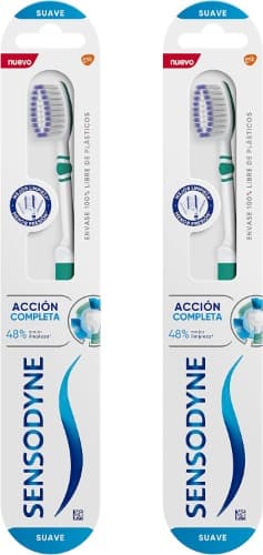 Sensodyne Ação completa, escova de dentes, para limpeza eficaz e suave sem pressão dos dentes sensíveis, 2 unidades