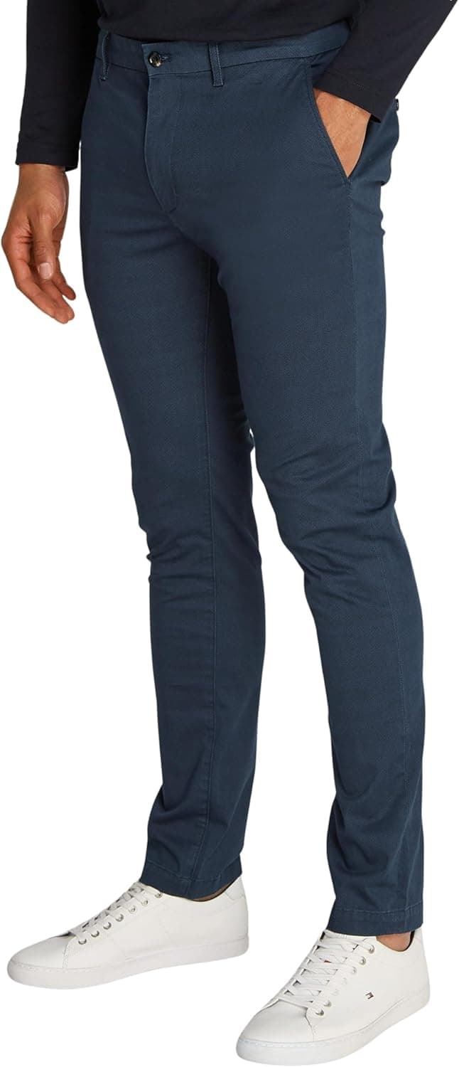 Tommy Hilfiger Bleecker | Calças chino masculinas com estampado discreto, corte descontraído, confeccionadas em algodão certificado e reciclado, ideal para o dia a dia