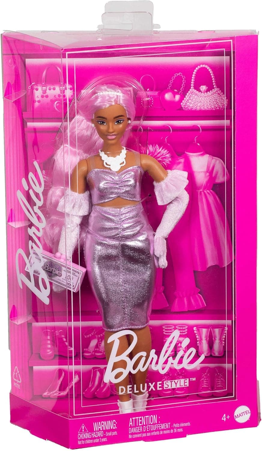 Barbie Deluxe Style Boneca n.1 com cabelo rosa e conjunto de moda Barbiecore com vestido rosa brilhante, luvas de veludo, carteira e muito mais, HYV25