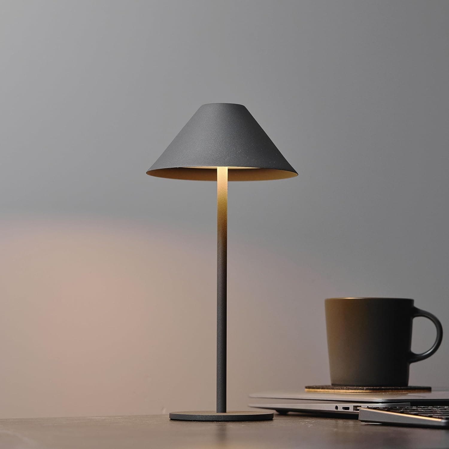Bojim Candeeiro de mesa sem cabo, candeeiro LED recarregável com USB sem fios, candeeiro de luz tátil noite de mercadoria, porta-estandarte para mesa exterior mesa interior, cargo, IP54, metal