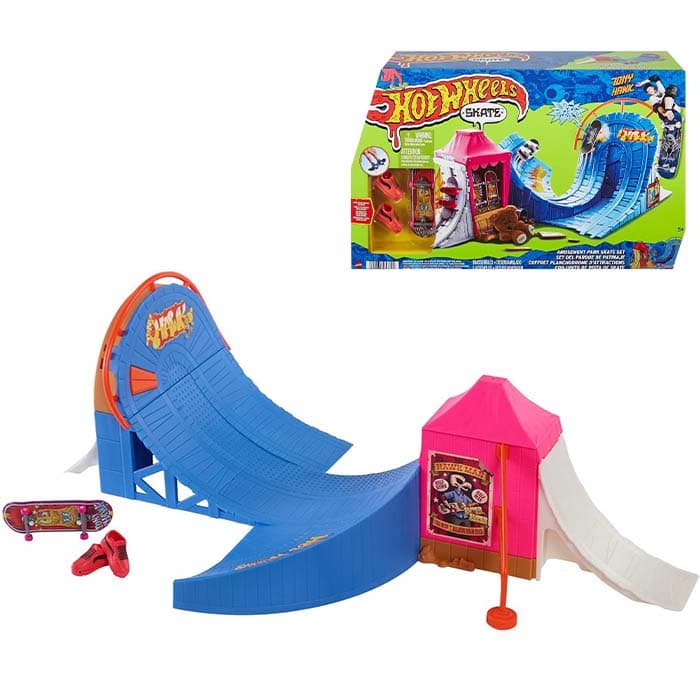 Hot Wheels Parque de skate de atrações conjunto de jogo com skate de brinquedo e sapatilhas para dedos, 5 anos (Mattel HGT95)