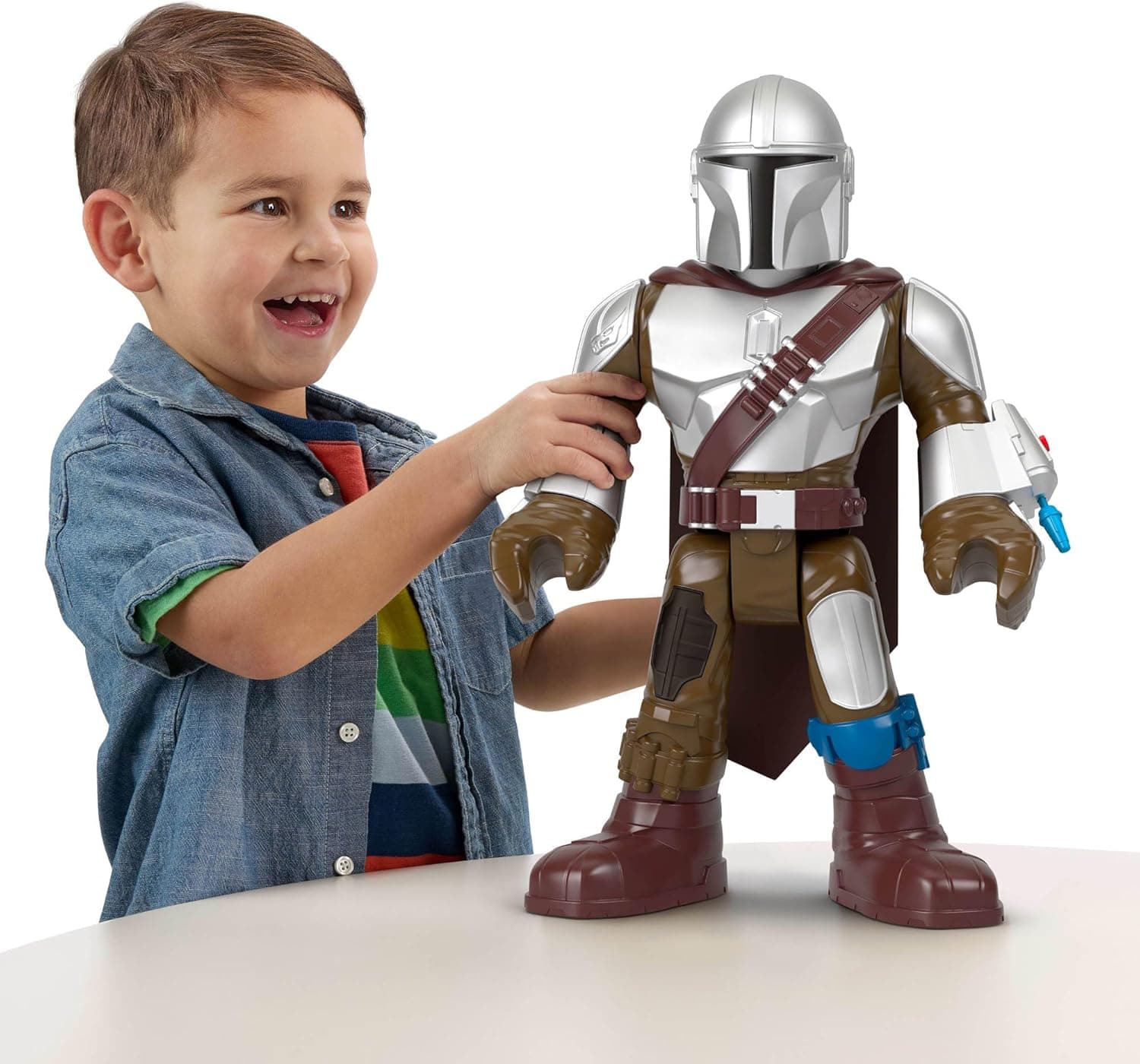 Fisher-Price Imaginext Star Wars o Mandaloriano, figura de brinquedo XXL com mais de 41 cm de altura com lançador, personagem inspirada na série, presente de brinquedo para meninos e meninas +3 anos