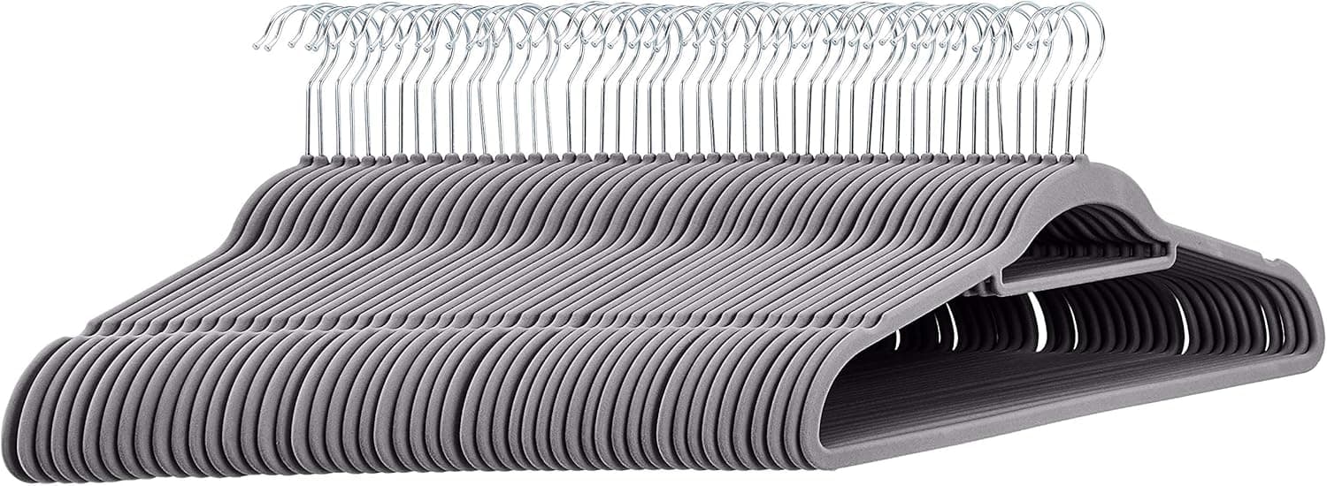 Amazon Basics | Cabides de veludo para fatos com gancho para gravatas, pack de 50 em cinzento escuro
