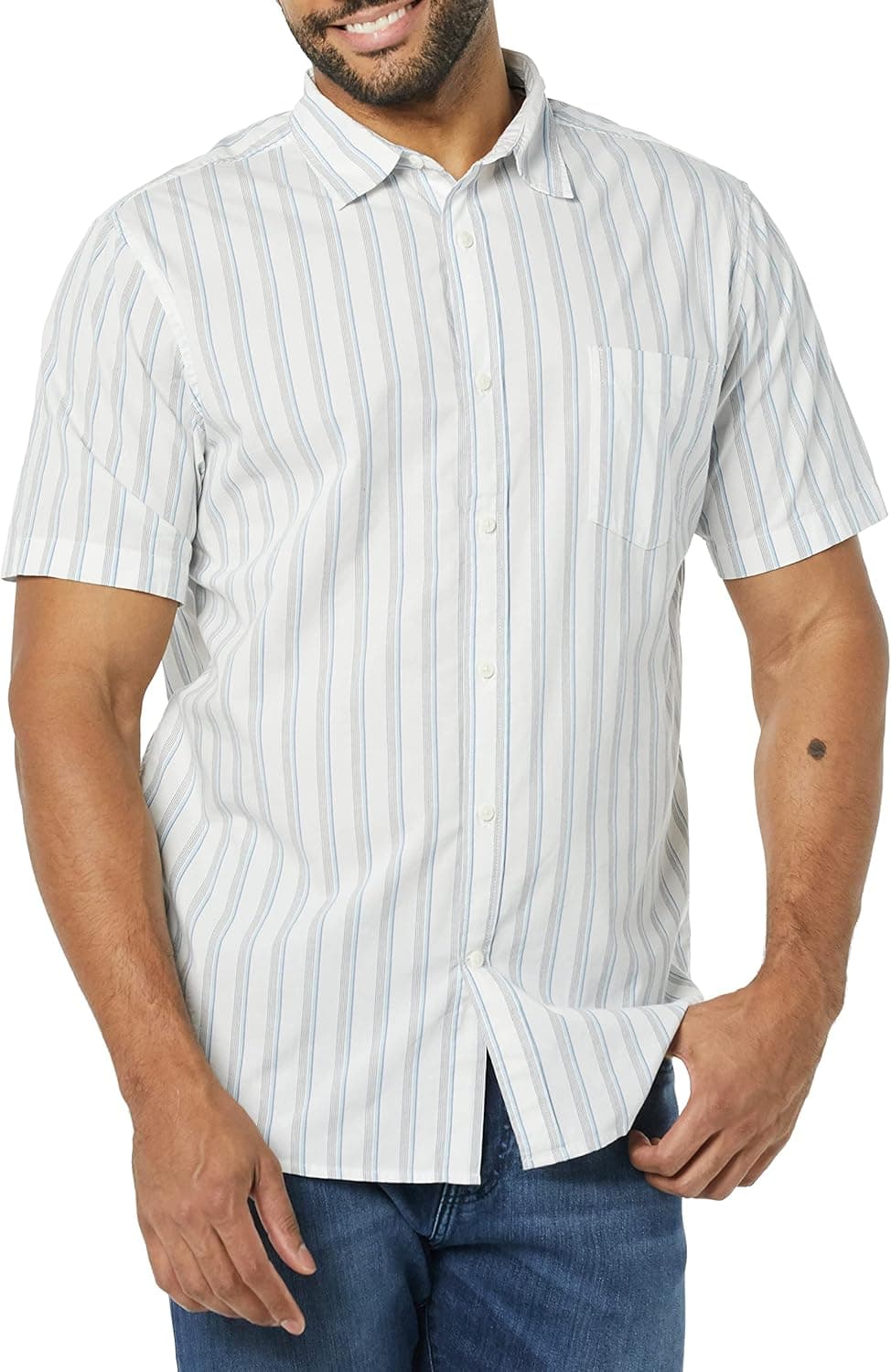 Amazon Essentials | Camisa de manga curta slim fit com riscas azuis, cinzentas e brancas para homem