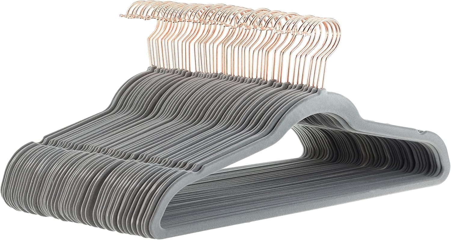 Amazon Basics Pacote de 50 cabides antiderrapantes, finos, com acabamento em veludo, cor cinza/dourado rosa
